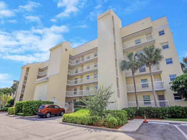 Marco Island Vacation Rental Beach Across the Street